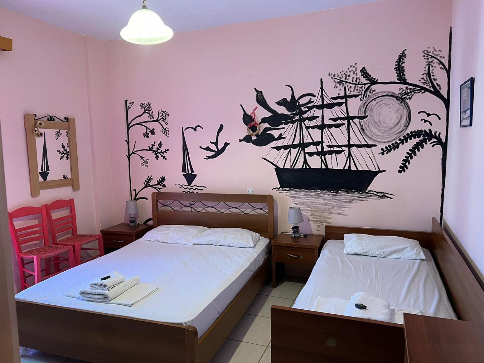 Mary Rooms Adamantas  Luaran gambar