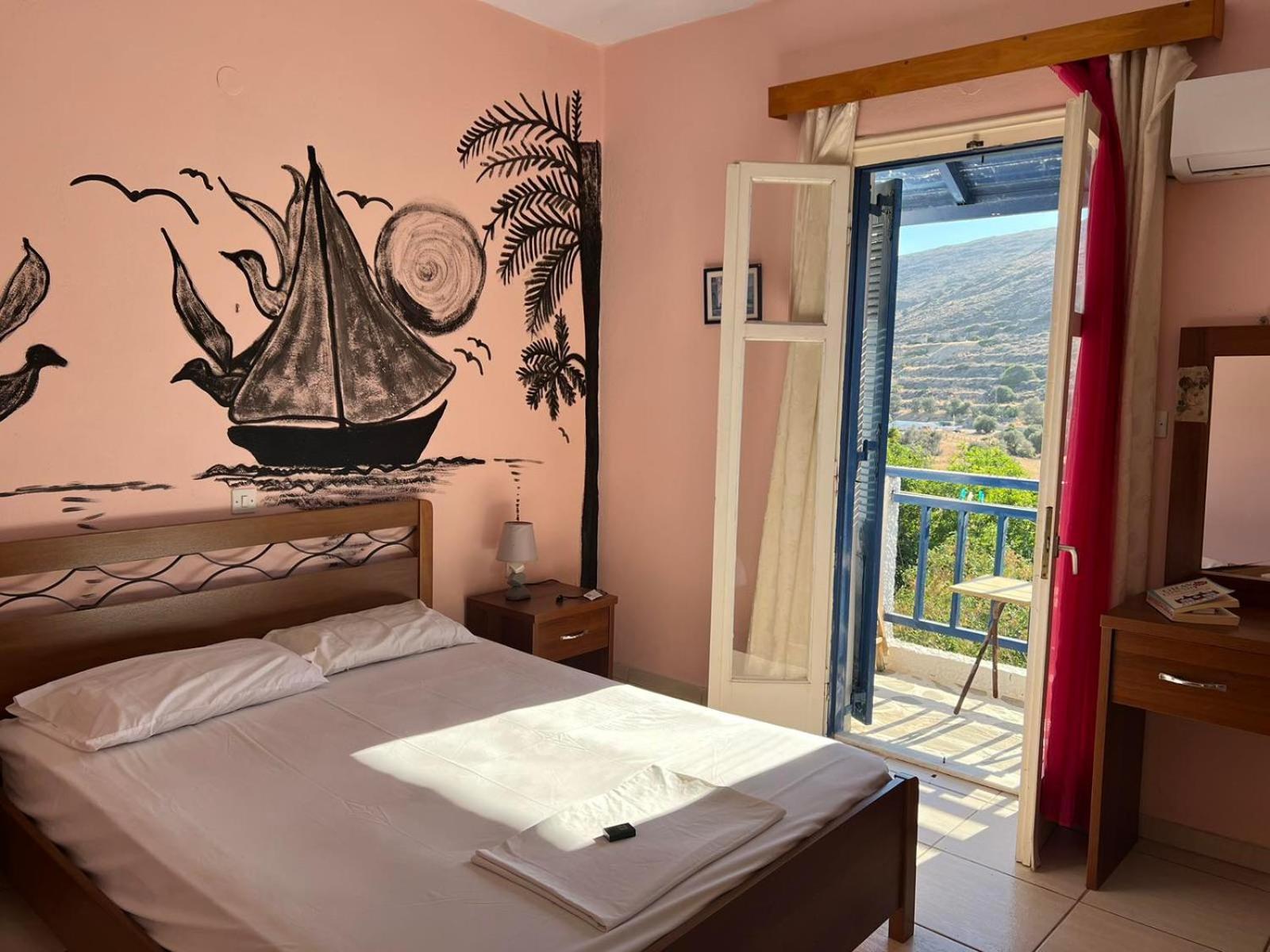 Mary Rooms Adamantas  Luaran gambar