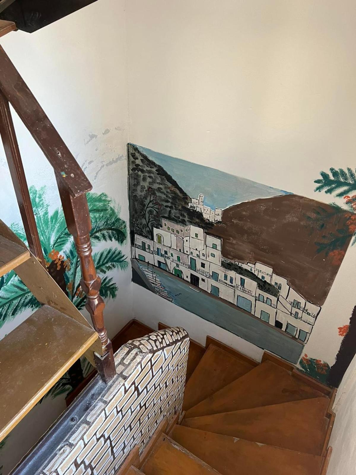 Mary Rooms Adamantas  Luaran gambar
